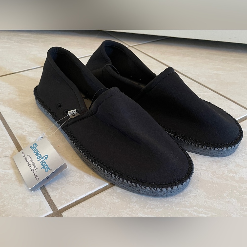 NWT- Showa Flops - Black Closed Toe - Size 9/10 Eur 41 Uk 9  Shower water Shoes